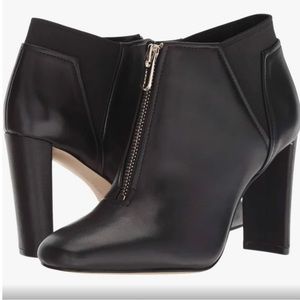 TAHARI Gally Black Leather Heel Ankle Bootie Zip Designer women size 7.5